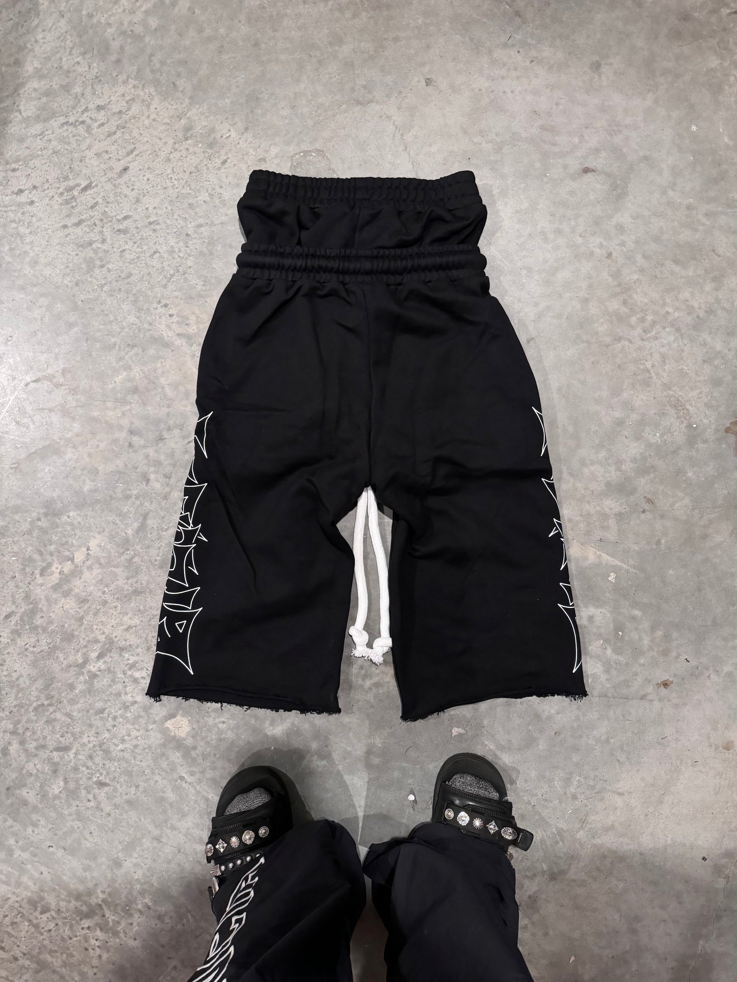 GAMBLING GANG SAGGING SHORTS