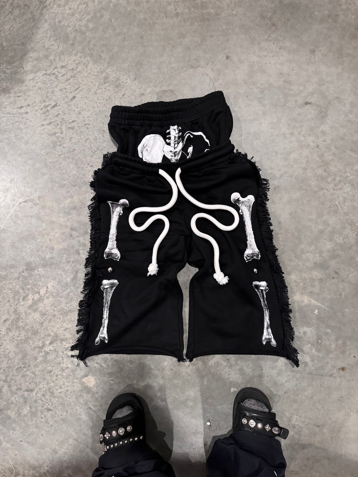 MARROW SAGGING SHORTS